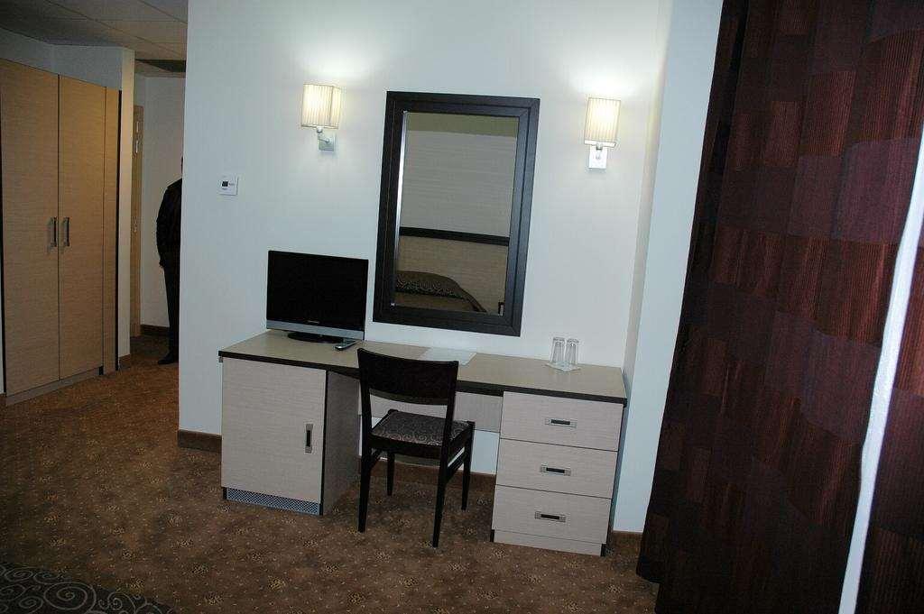 Fieri Hotel Fier Zimmer foto